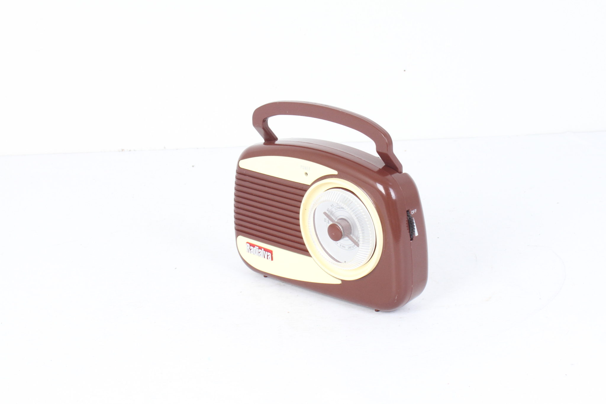 Poste radio vintage Radialva Emmaüs Etikette