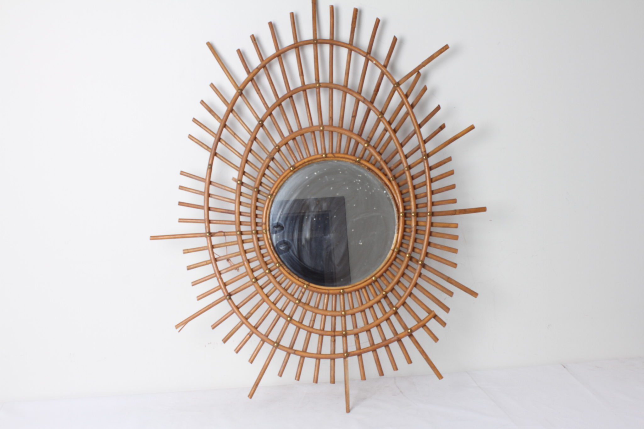 Grand miroir en rotin