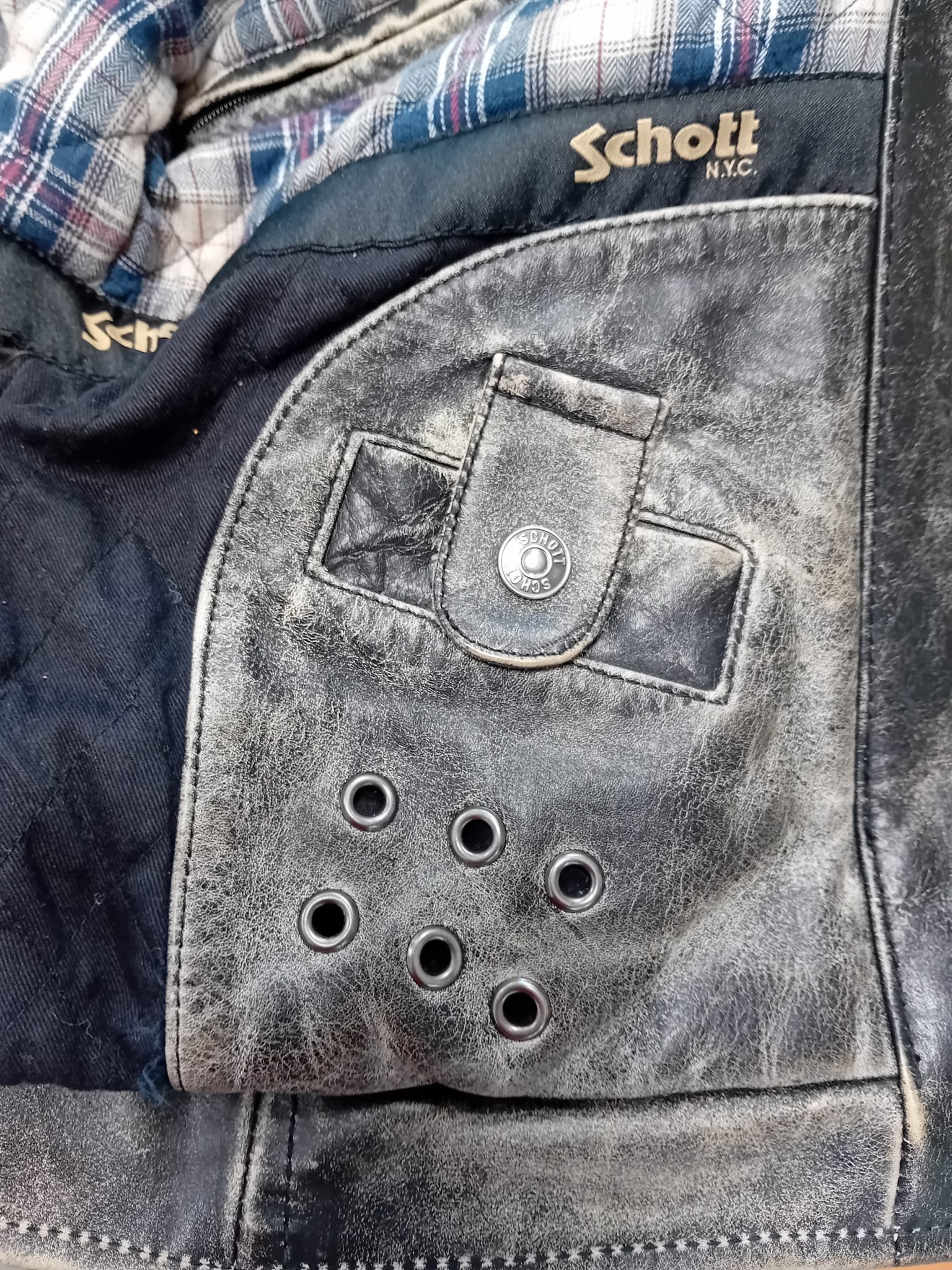 Blouson en cuir de vachette - Schott - Taille M – Image 4