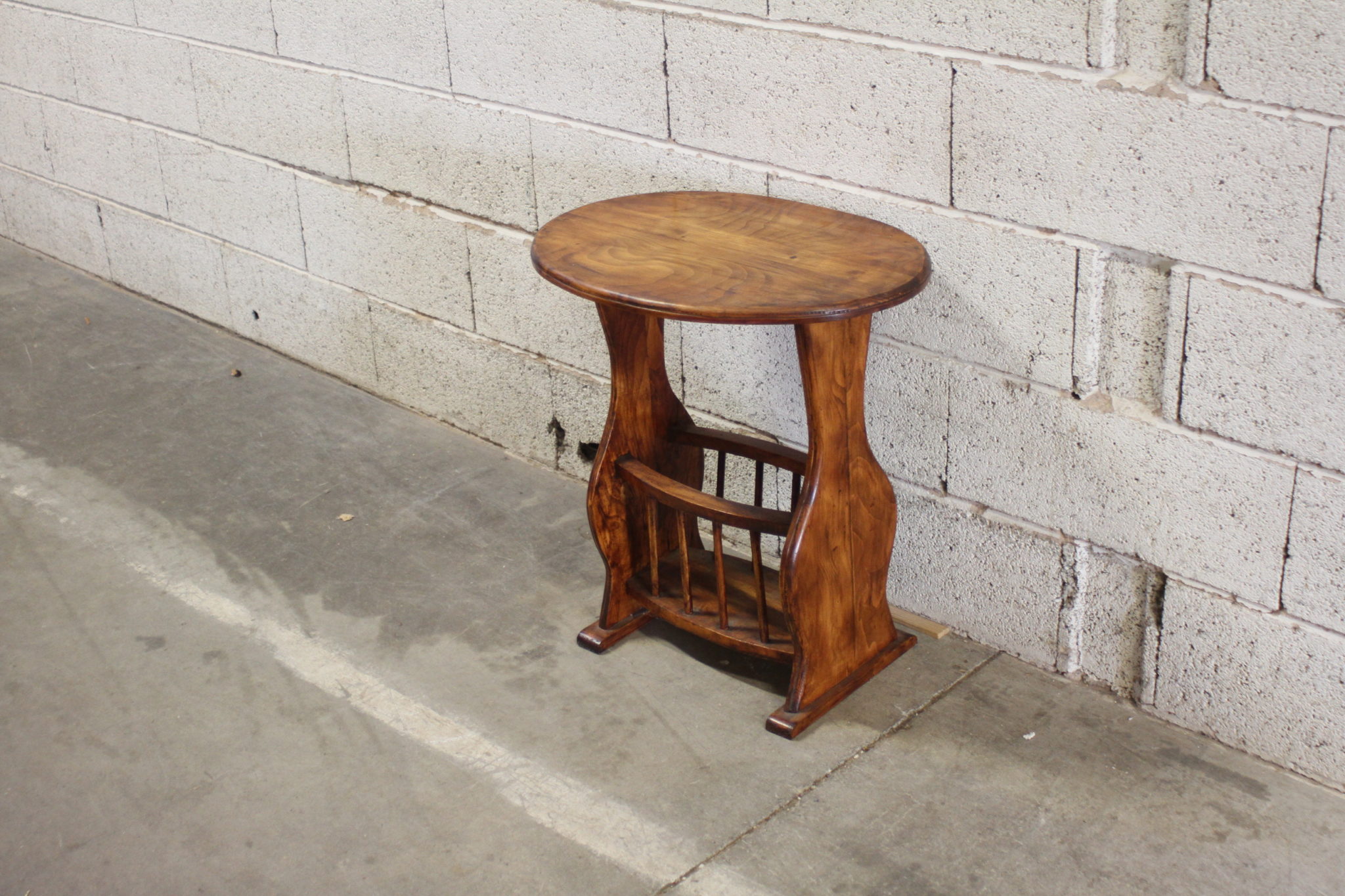 Table d'appoint porte revues
