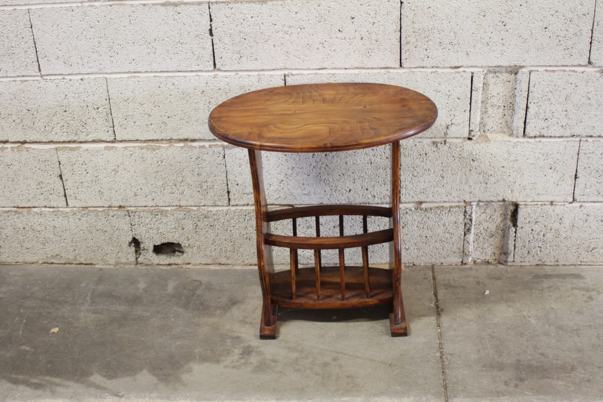 Table d'appoint porte revues – Image 2