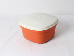 Tupperware multiservice vintage
