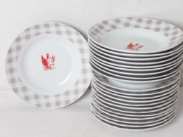 Lot d'assiettes décor poule
