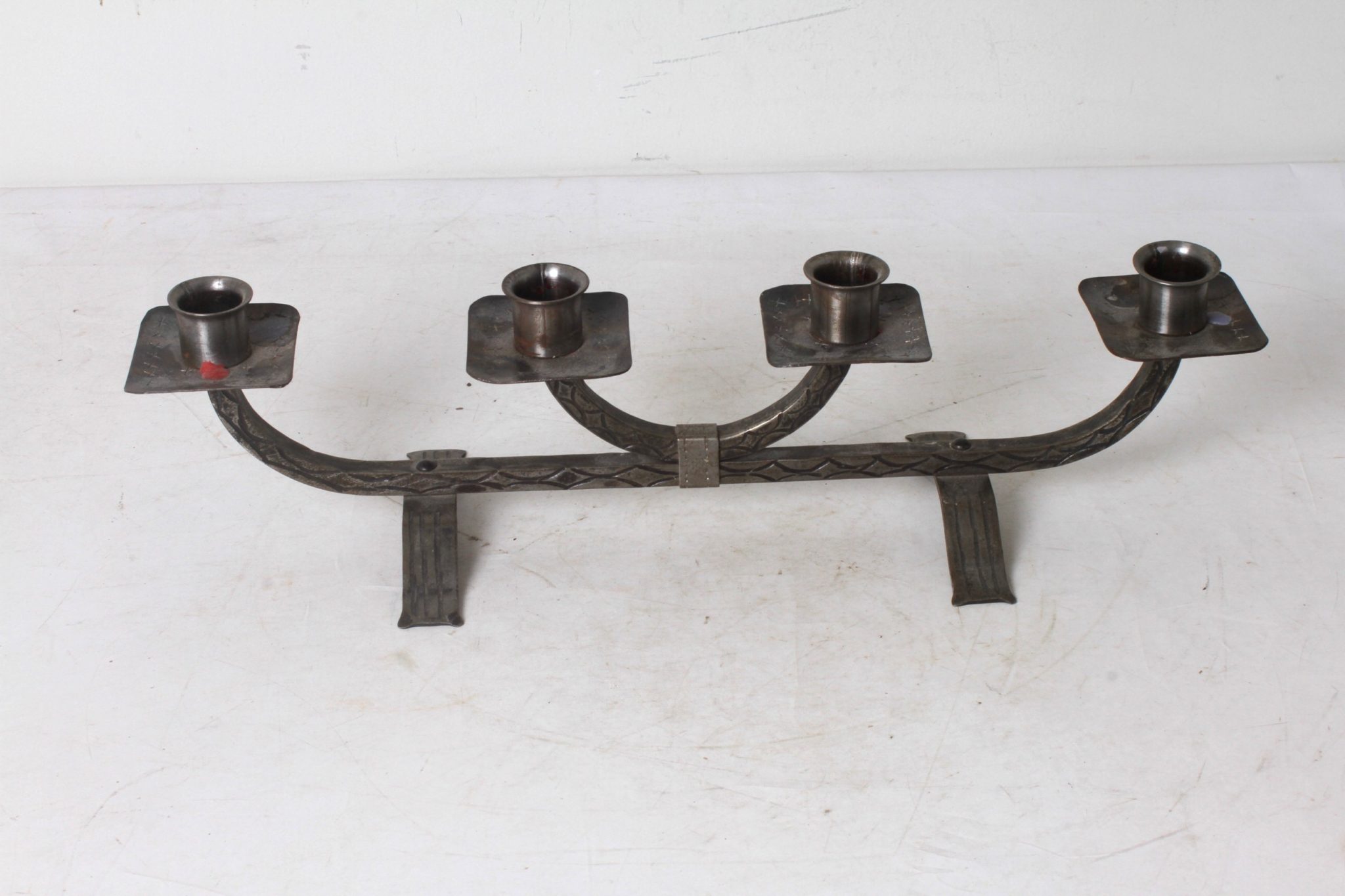 Chandelier brutaliste en fer forgé – Image 3