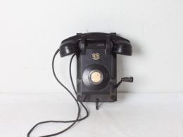 Ancien téléphone Bakélite noire Ericsson