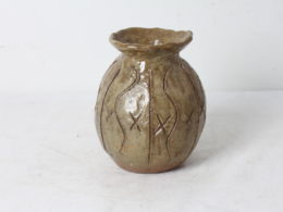 Vase en poterie artisanale
