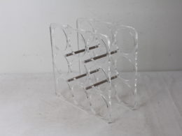 Porte-bouteilles en plexiglas