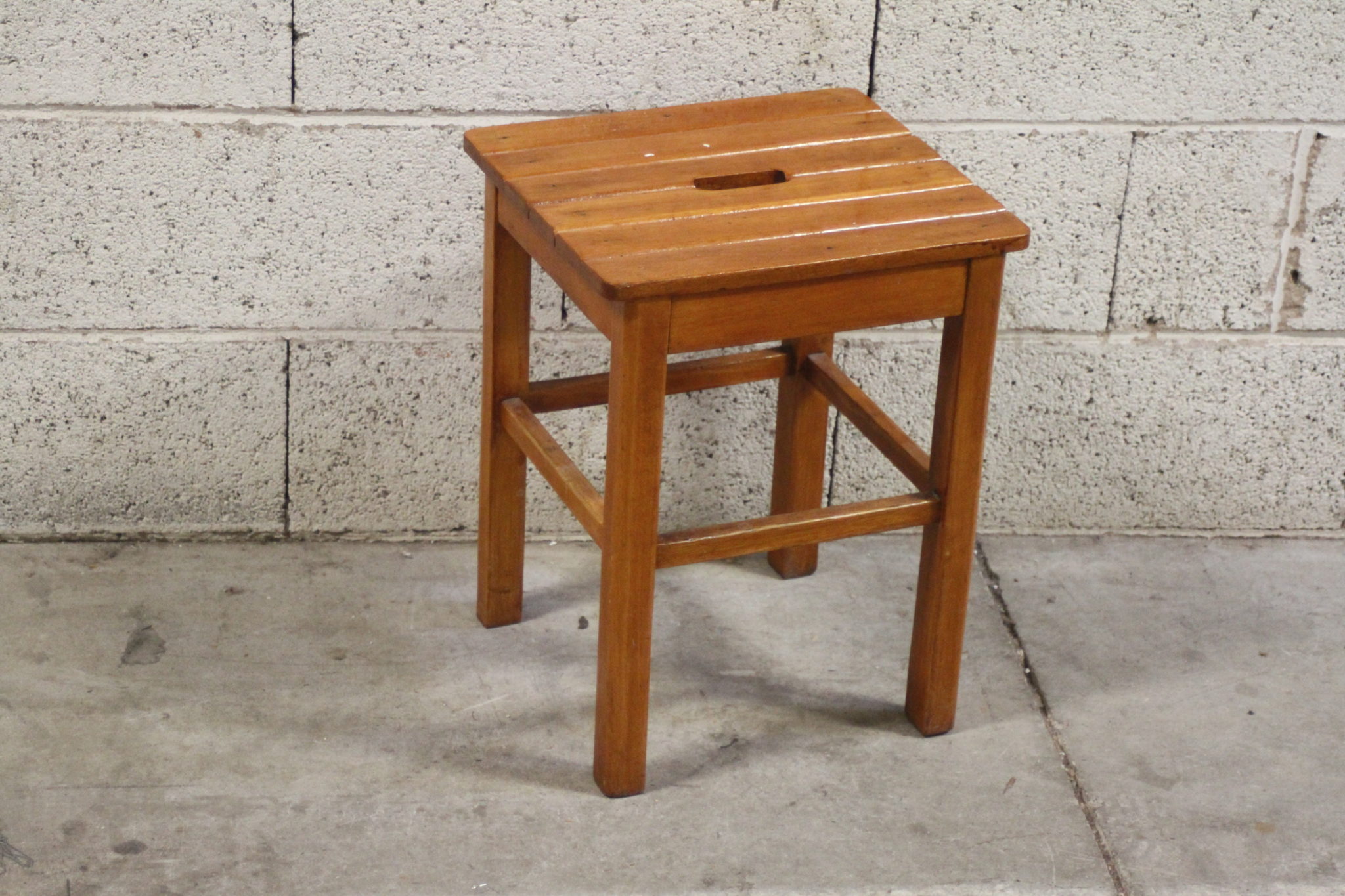 Tabouret en bois