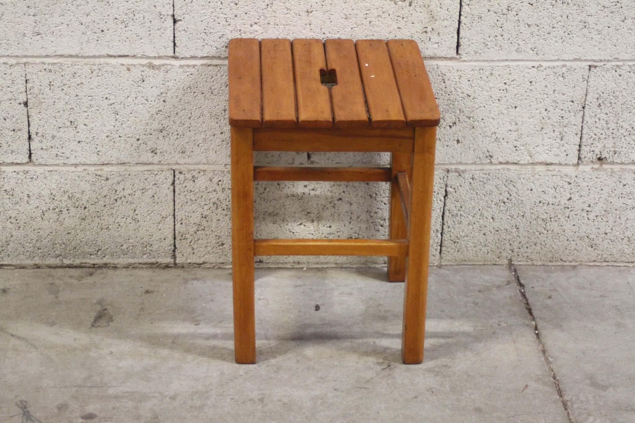 Tabouret en bois – Image 3