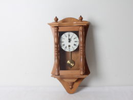 Horloge murale en bois