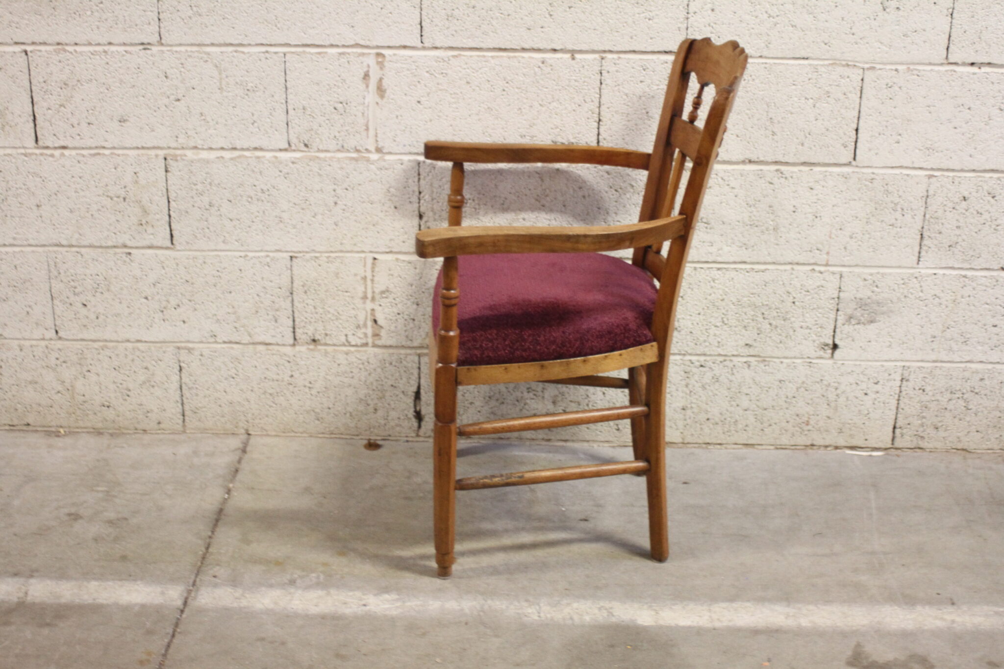 Fauteuil d'appoint en bois – Image 3