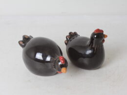Poules décoratives en terre cuite