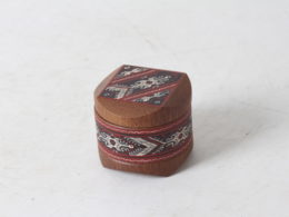 Petite boite en bois de cocotier