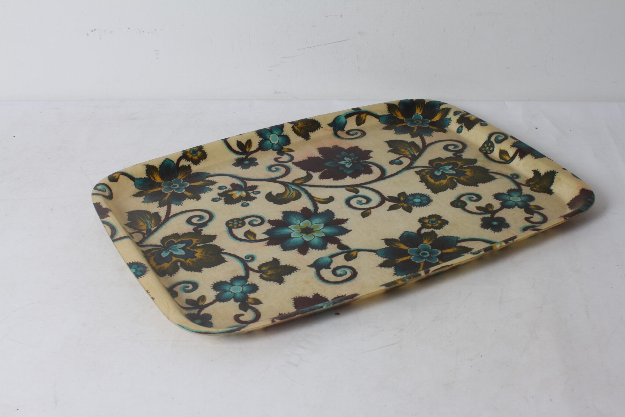 Plateau vintage en fibre de verre