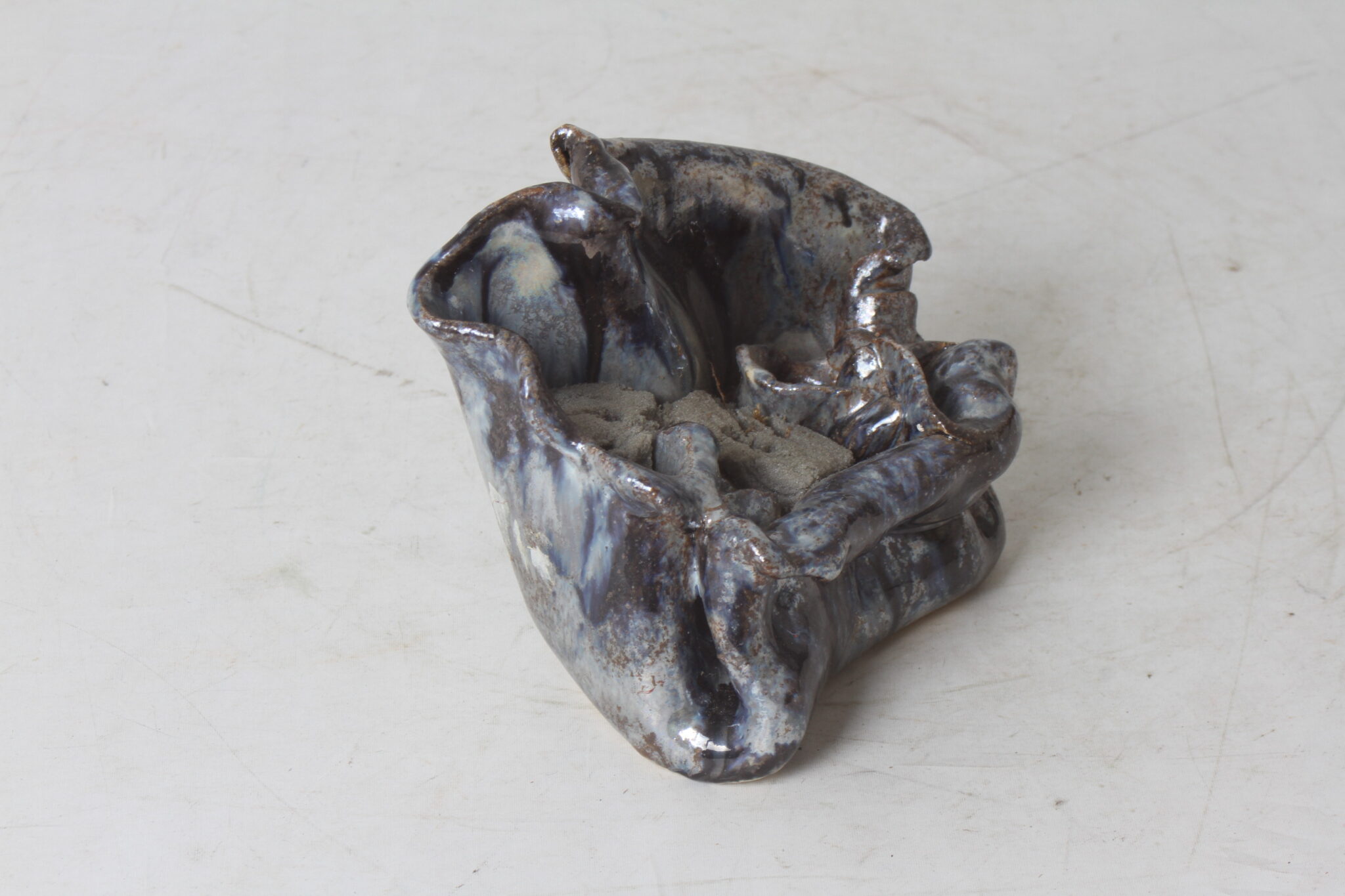 Poterie brutaliste en céramique vernissée – Image 3
