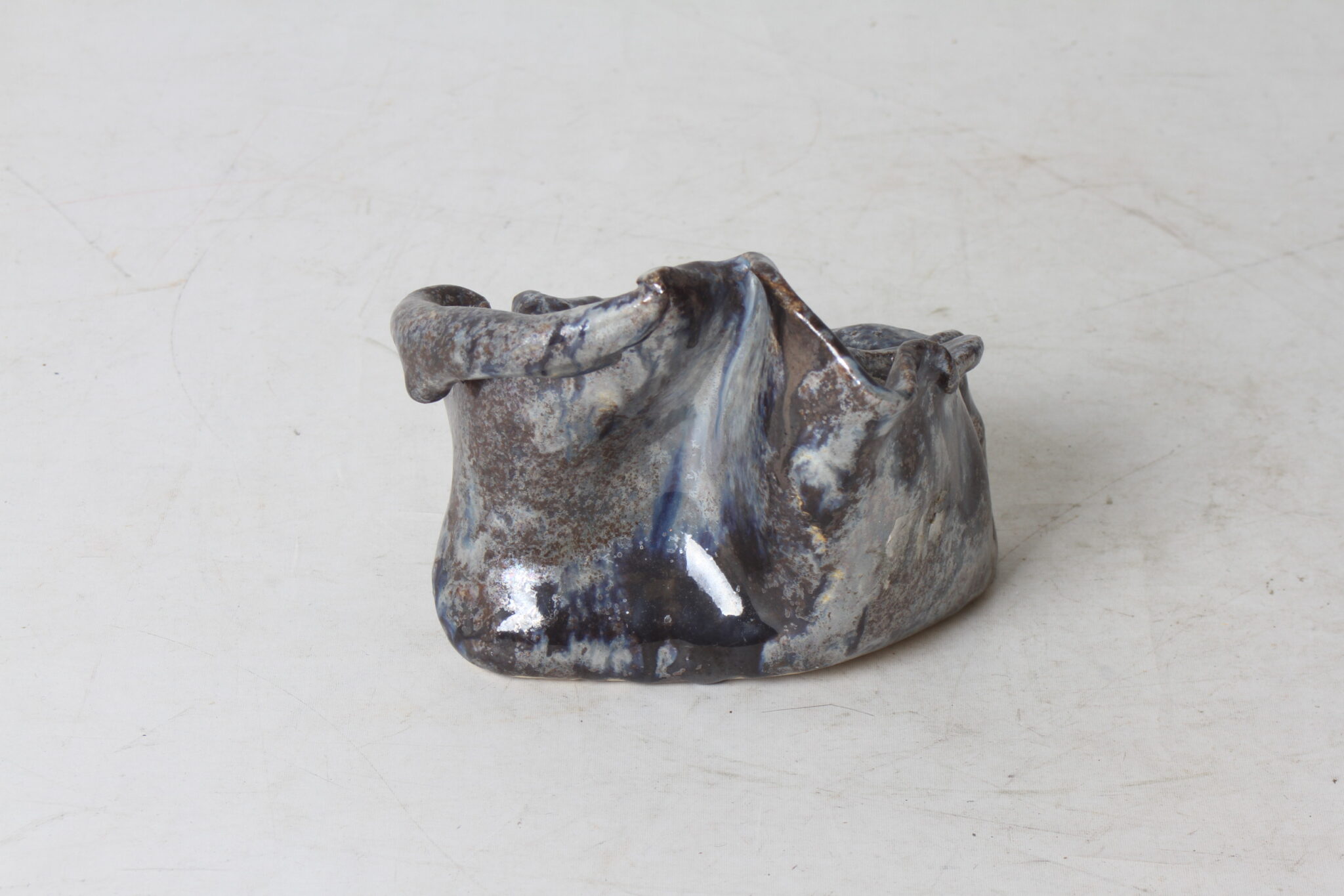 Poterie brutaliste en céramique vernissée – Image 4