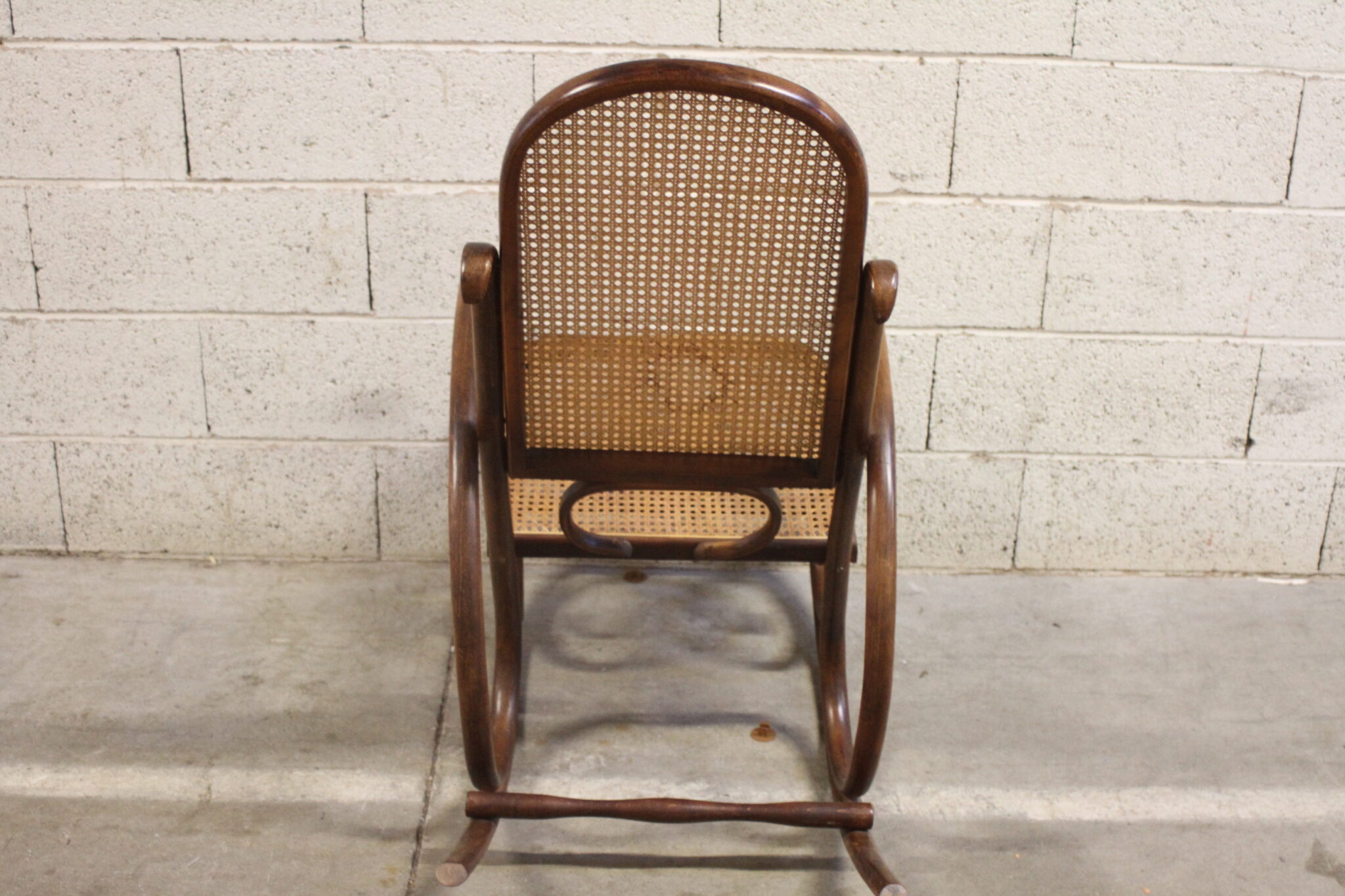 Rocking chair bois et rotin – Image 5