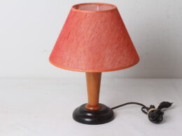 Lampe de table en bois bicolore