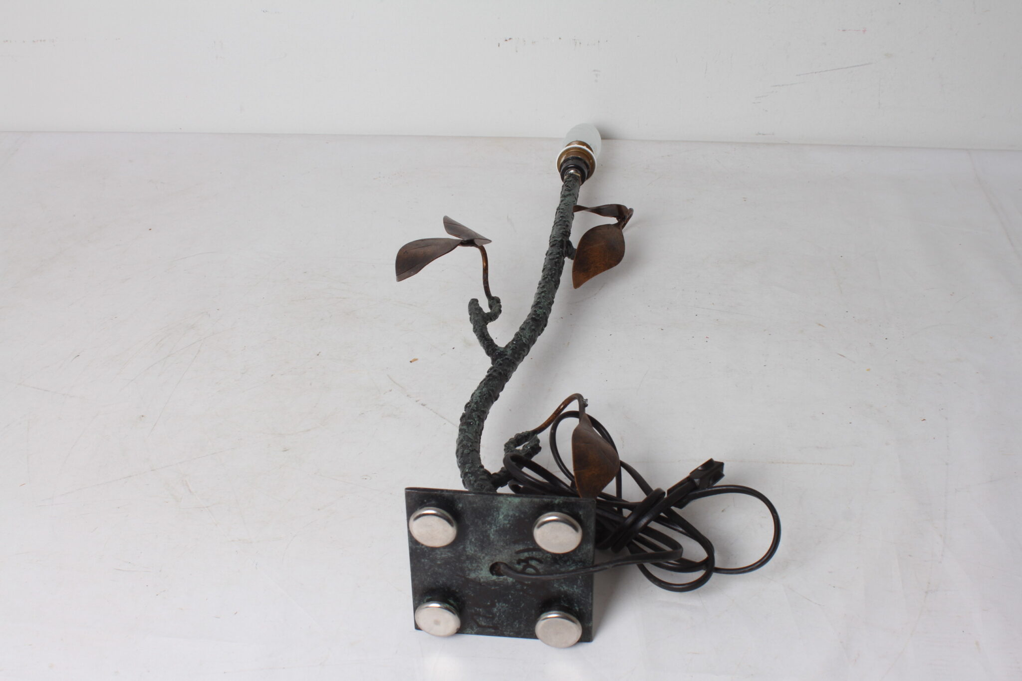 Pied de lampe brutaliste – Image 4