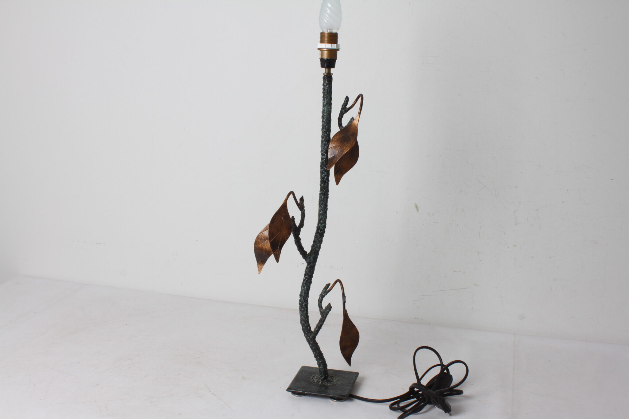 Pied de lampe brutaliste