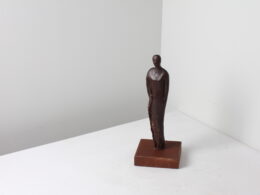 Sculpture terre cuite signée YSA