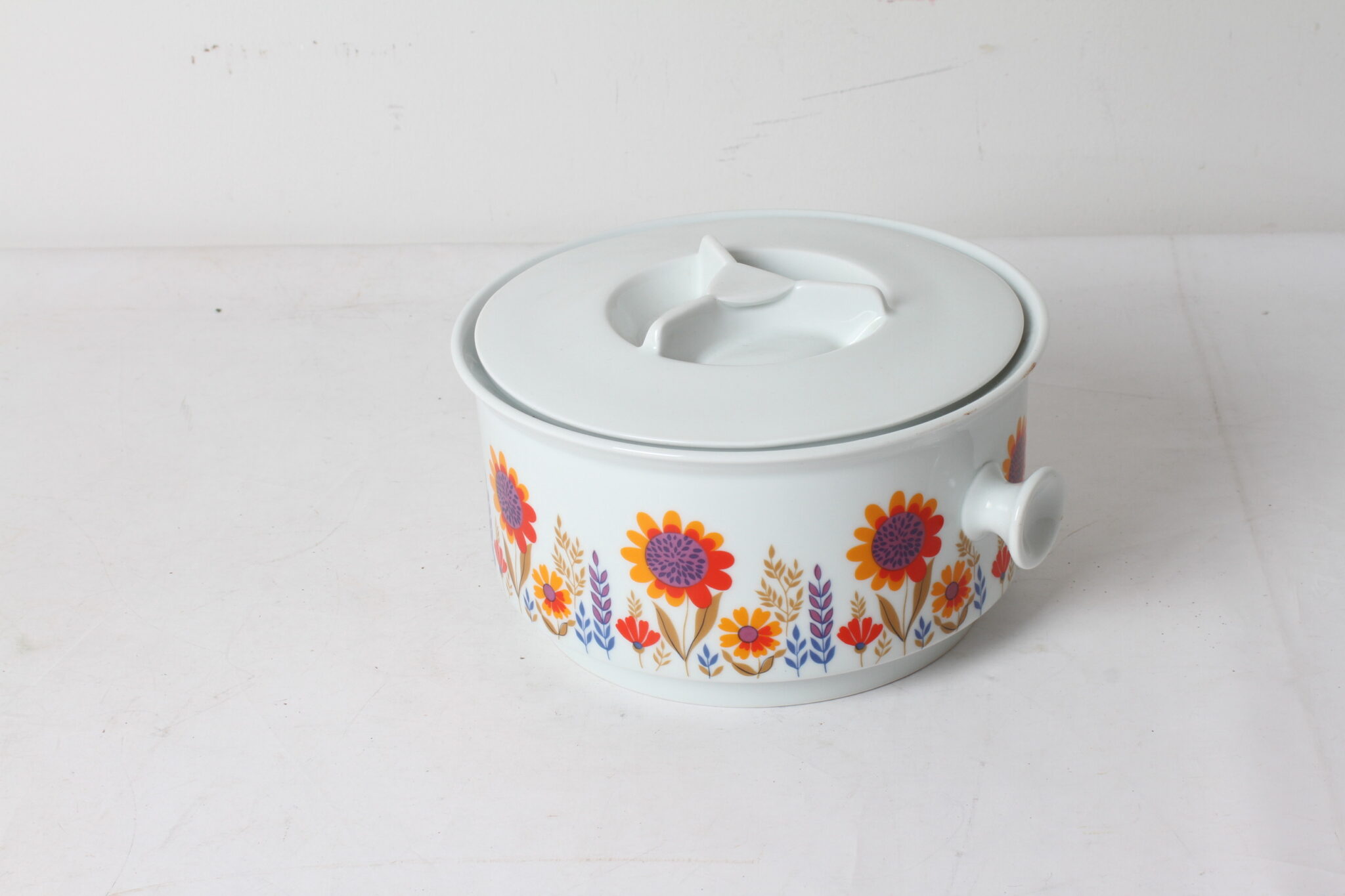 Soupière en porcelaine de Sologne