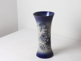 Vase diabolo en grès décor floral