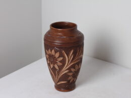 Vase en céramique signé Korond