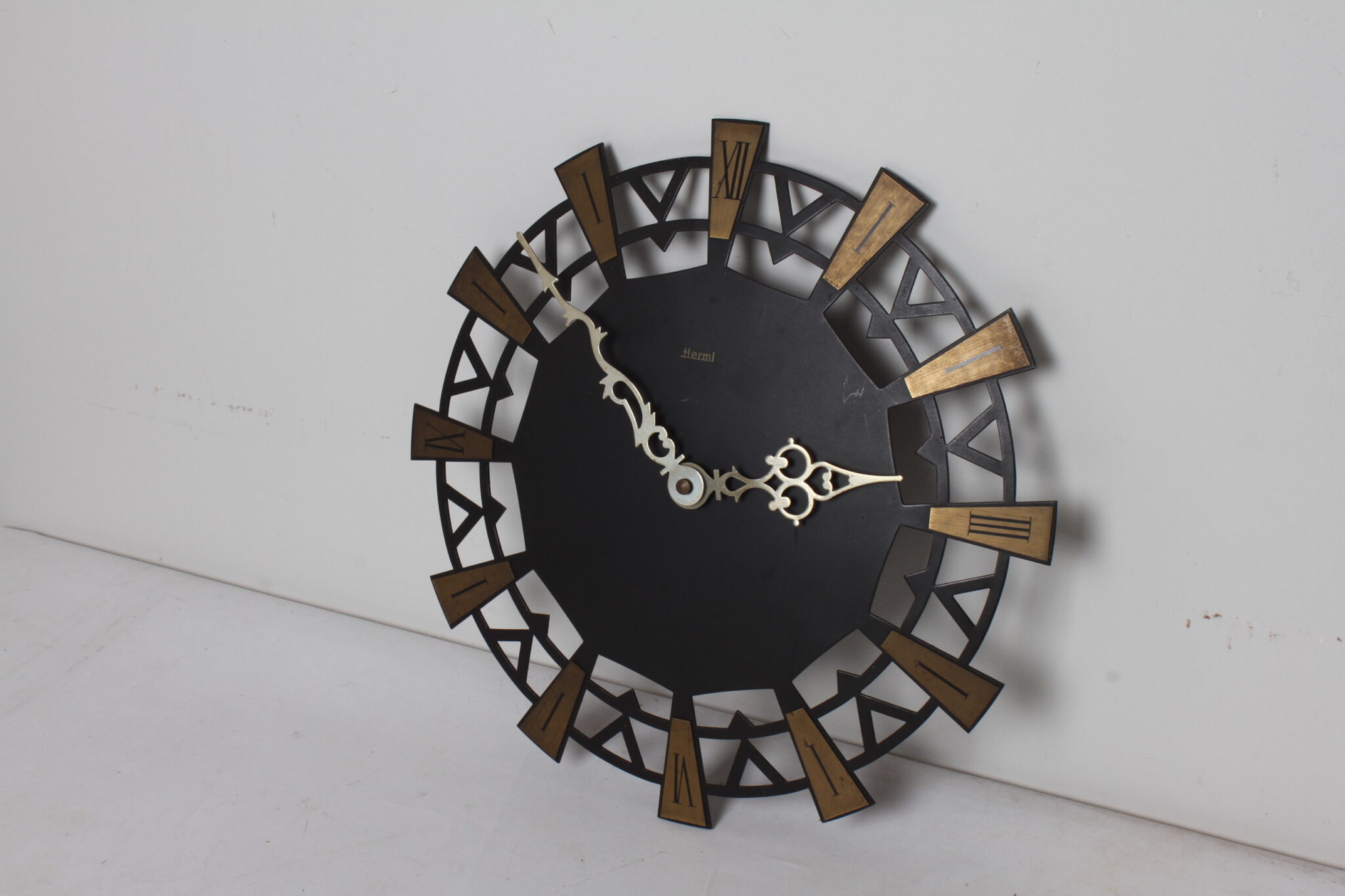 Horloge murale en métal - Hermlé