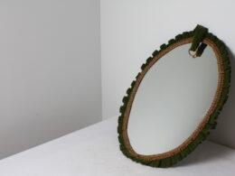 Ancien miroir ovale tissu velours