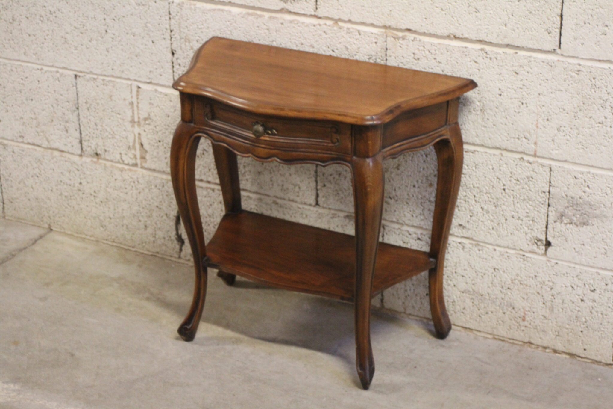 Petite console en bois