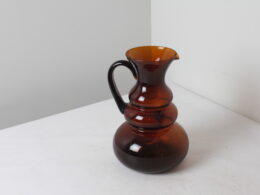 Carafe vintage en verre ambré
