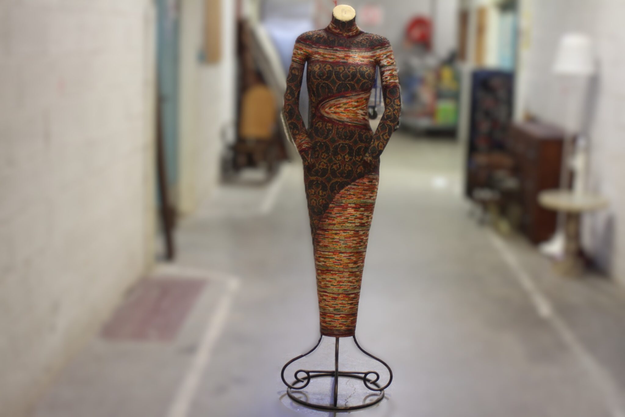 Mannequin en résine effet perles – Image 2