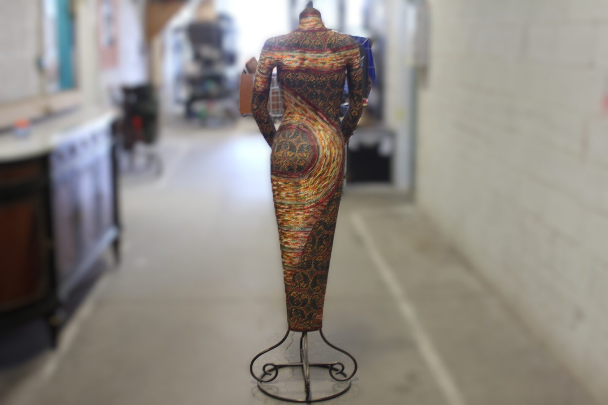 Mannequin en résine effet perles – Image 3