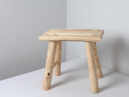 Petit tabouret en bois