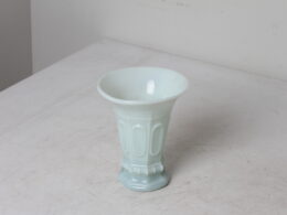 Petit vase rétro en opaline