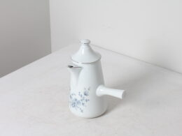 Chocolatiere en porcelaine décor florale