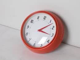 Horloge murale en métal IKEA Kvartig