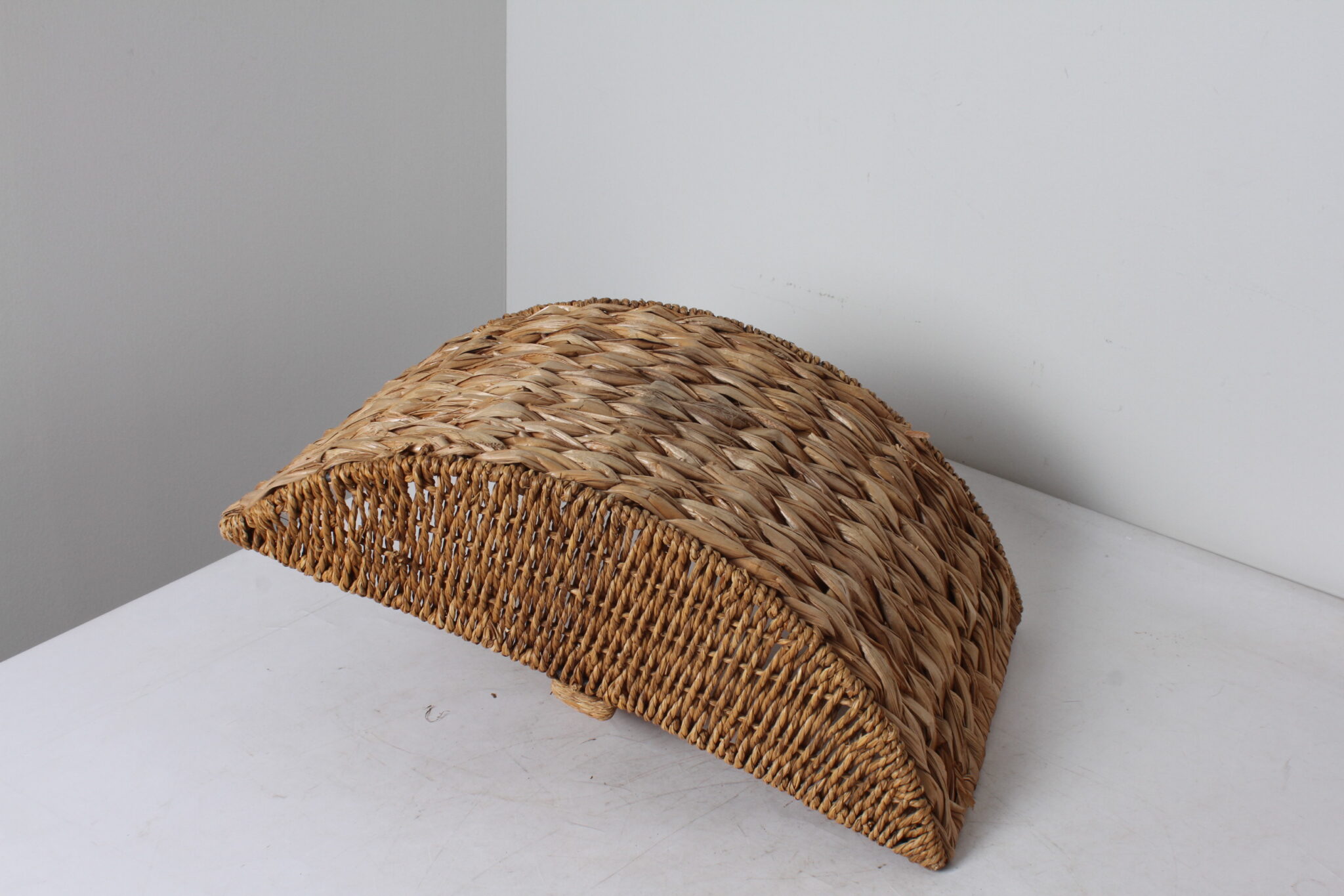 Panier en osier et jacinthe d'eau – Image 3