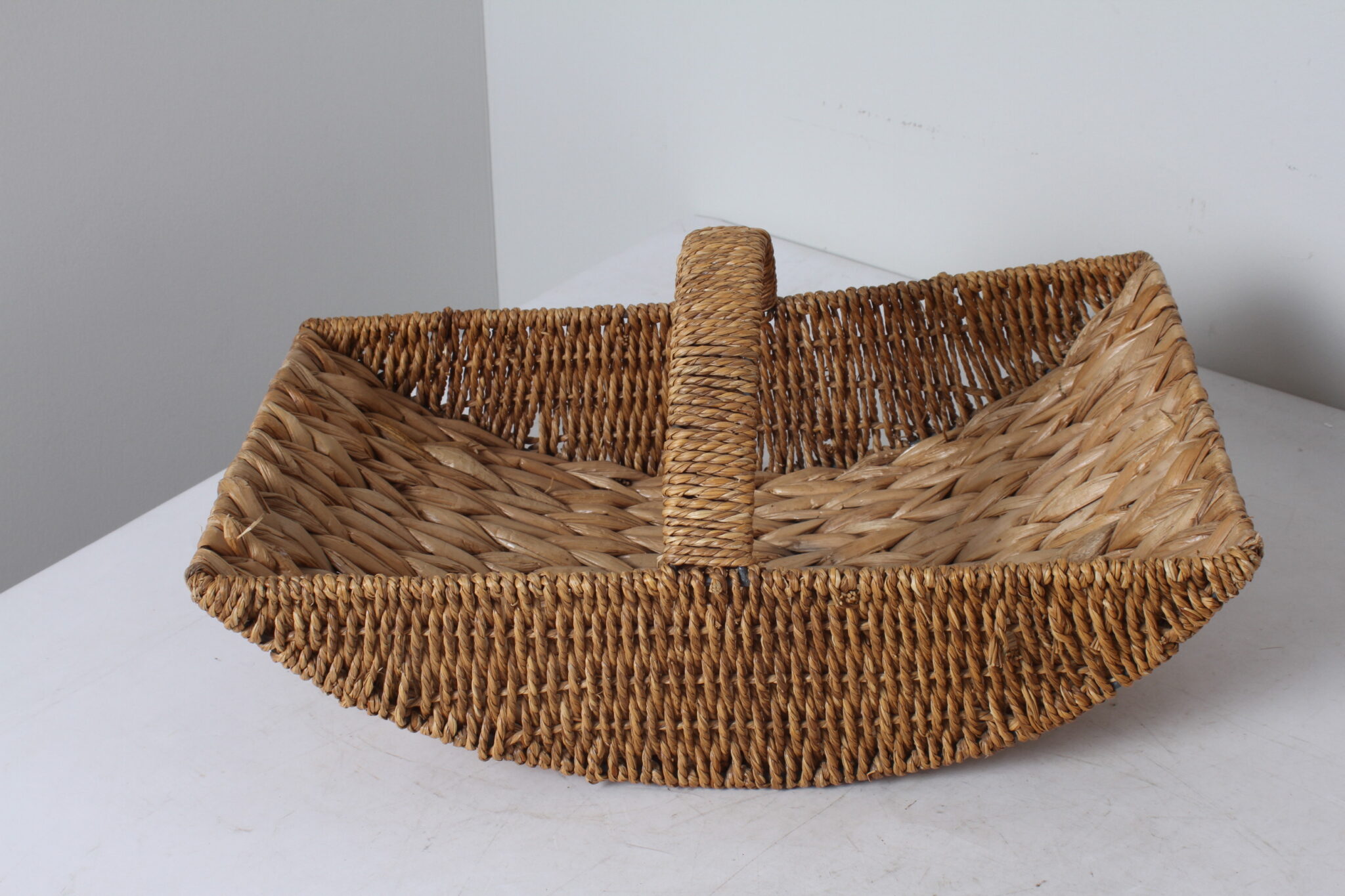 Panier en osier et jacinthe d'eau – Image 4