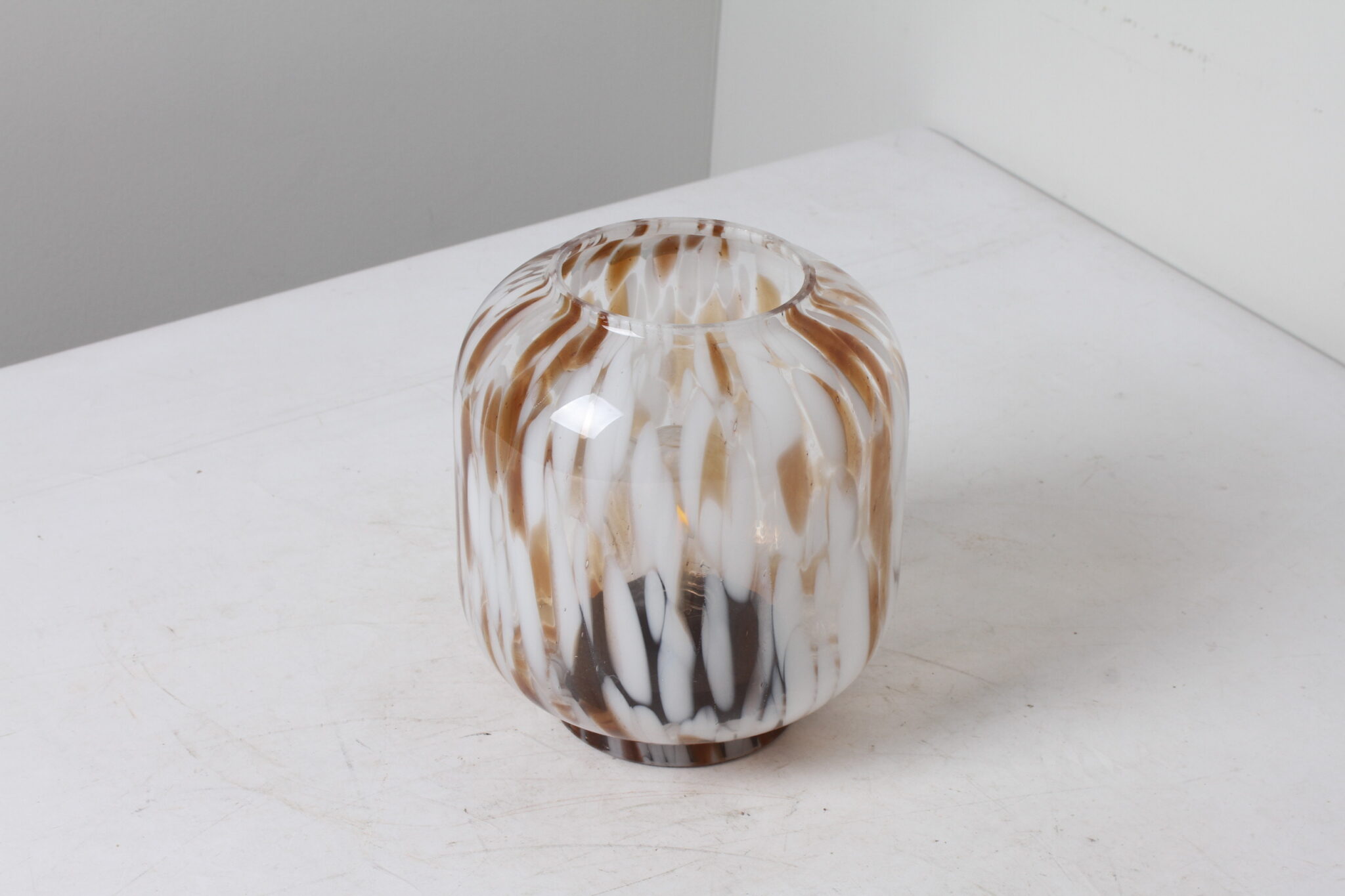 Petite lampe de table décorative – Image 2