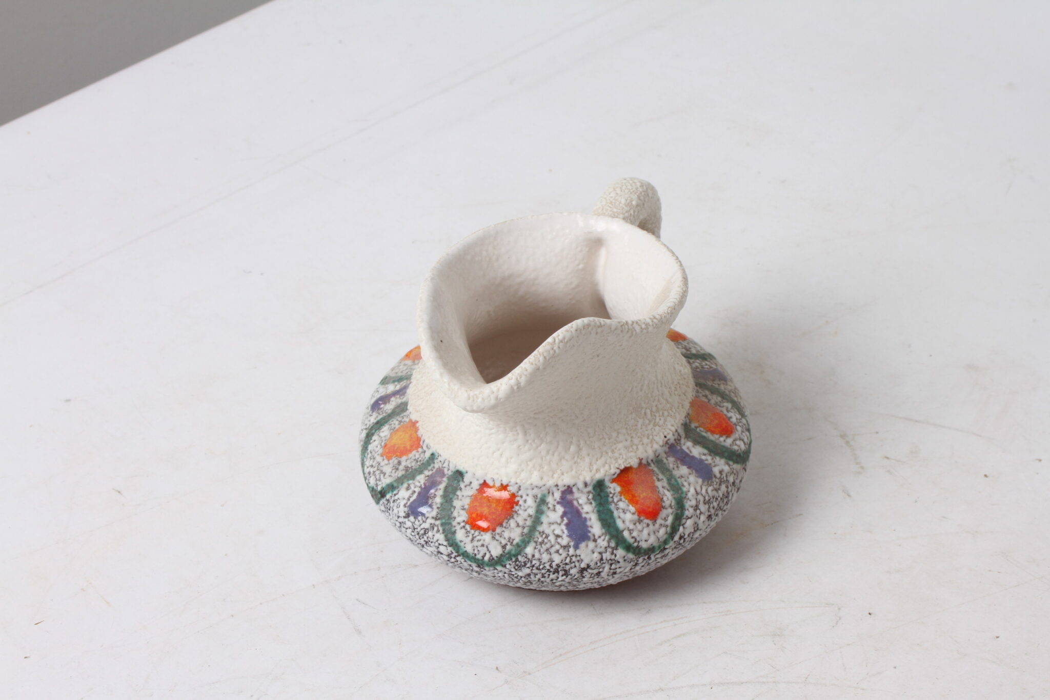 Petit pichet décoratif en céramique – Image 2