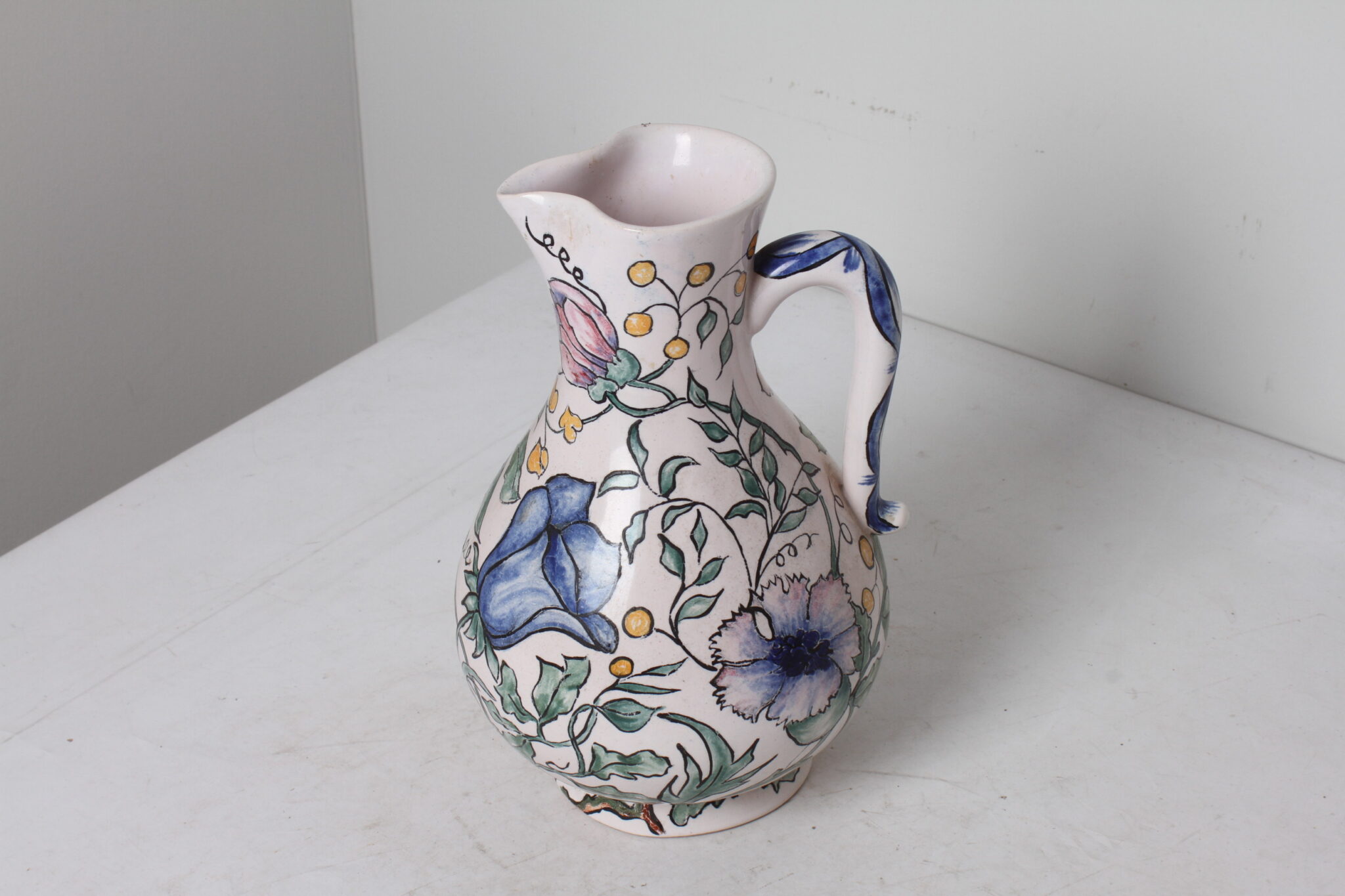 Pichet en céramique design rétro