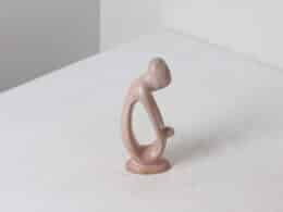 Sculpture abstraite en pierre