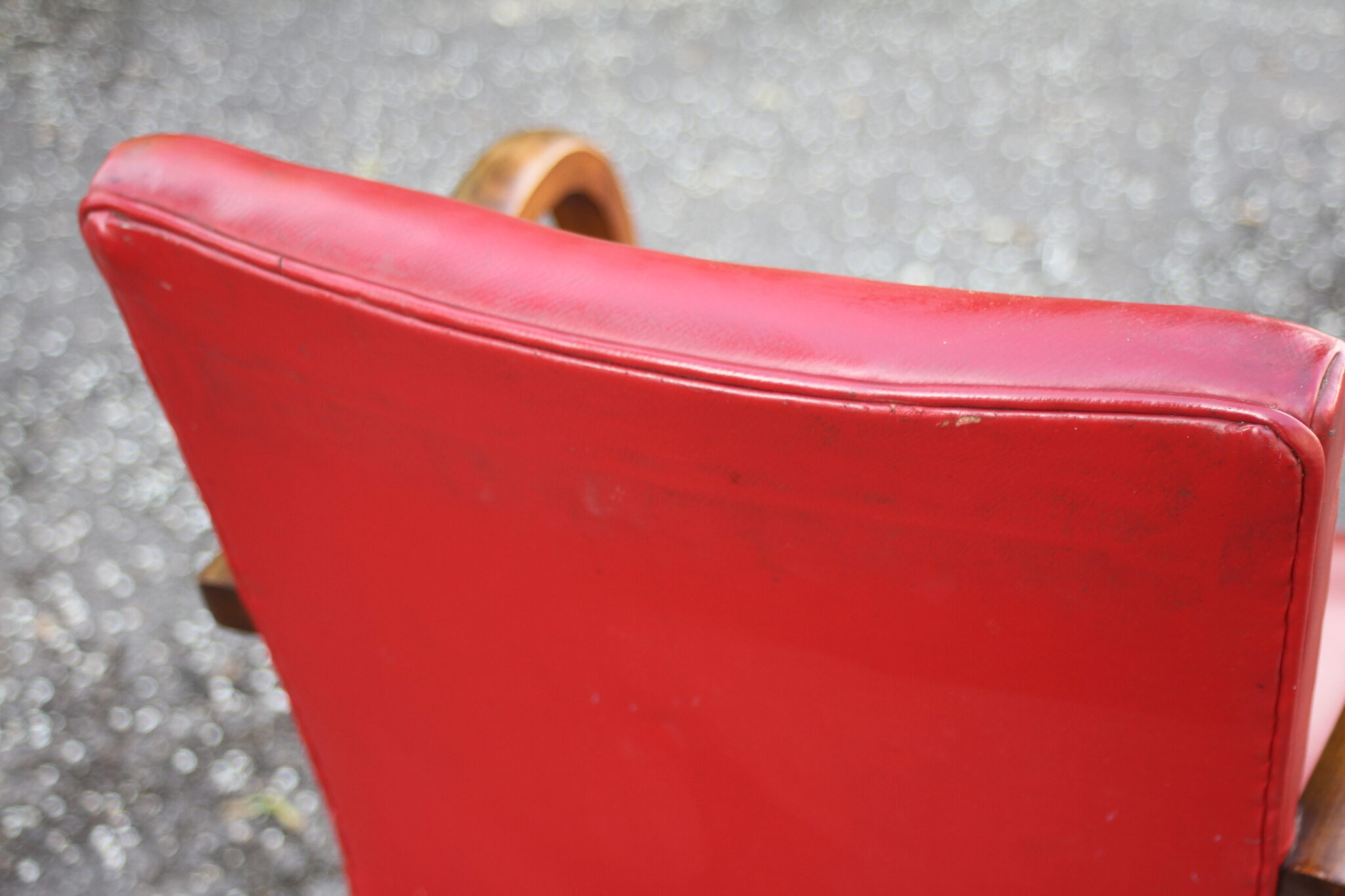 Fauteuil bridge en skaï rouge – Image 6