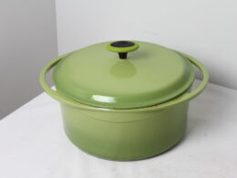 Cocotte en fonte émaillée verte 28 cm