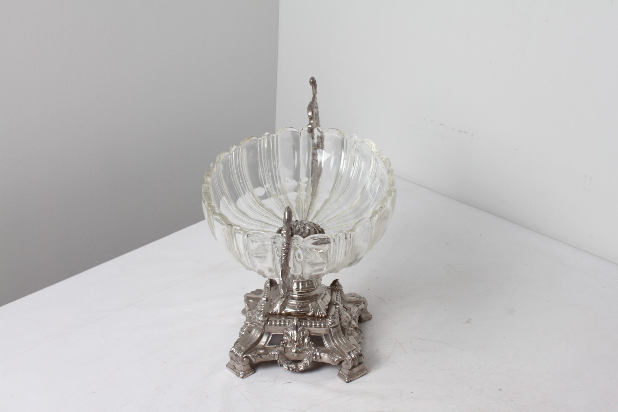 Coupe de table en verre et métal – Image 4