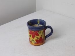 Mug en terre cuite signé Keil