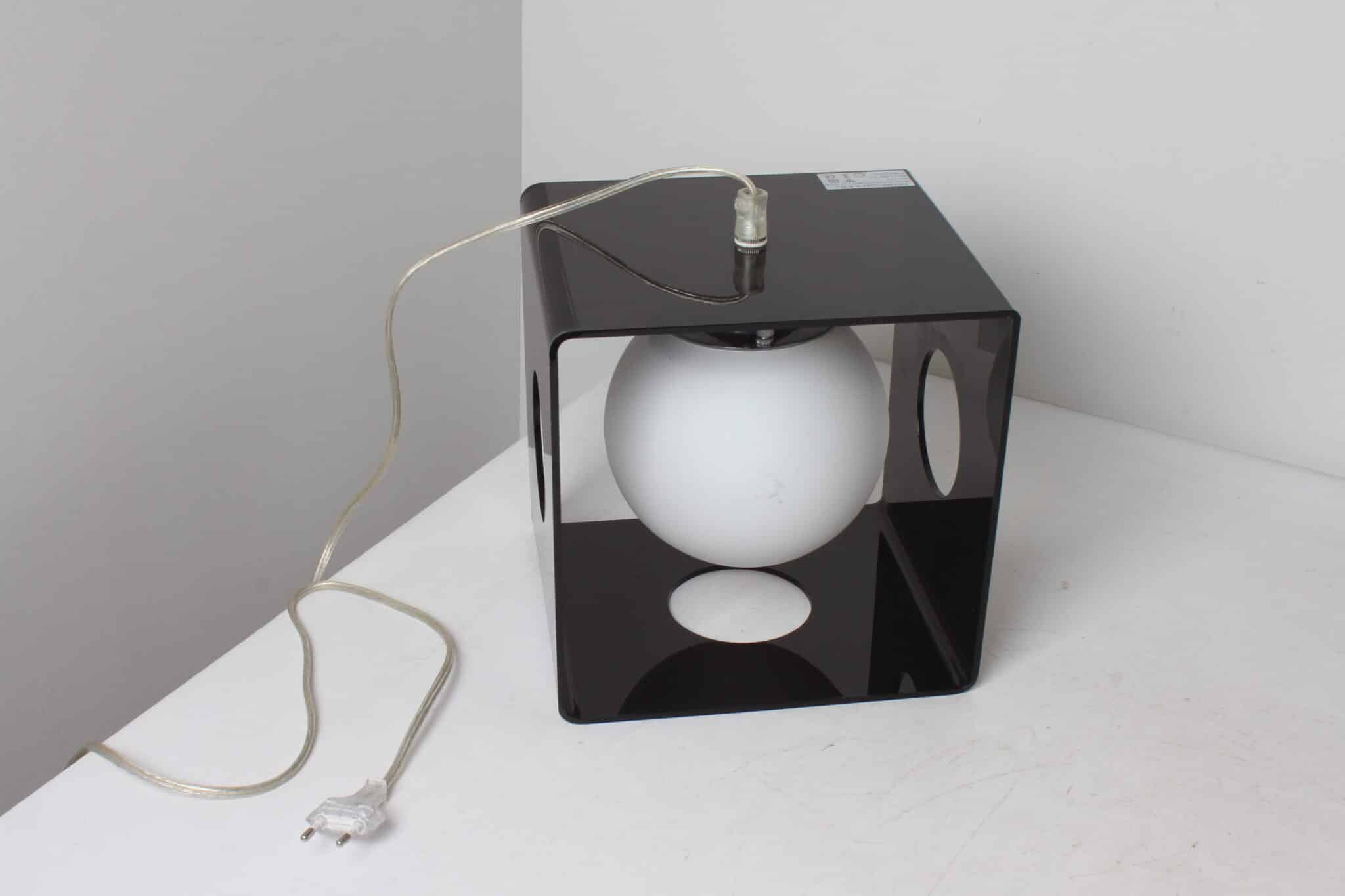 Lampe de table cubique - Francodim Austral – Image 2