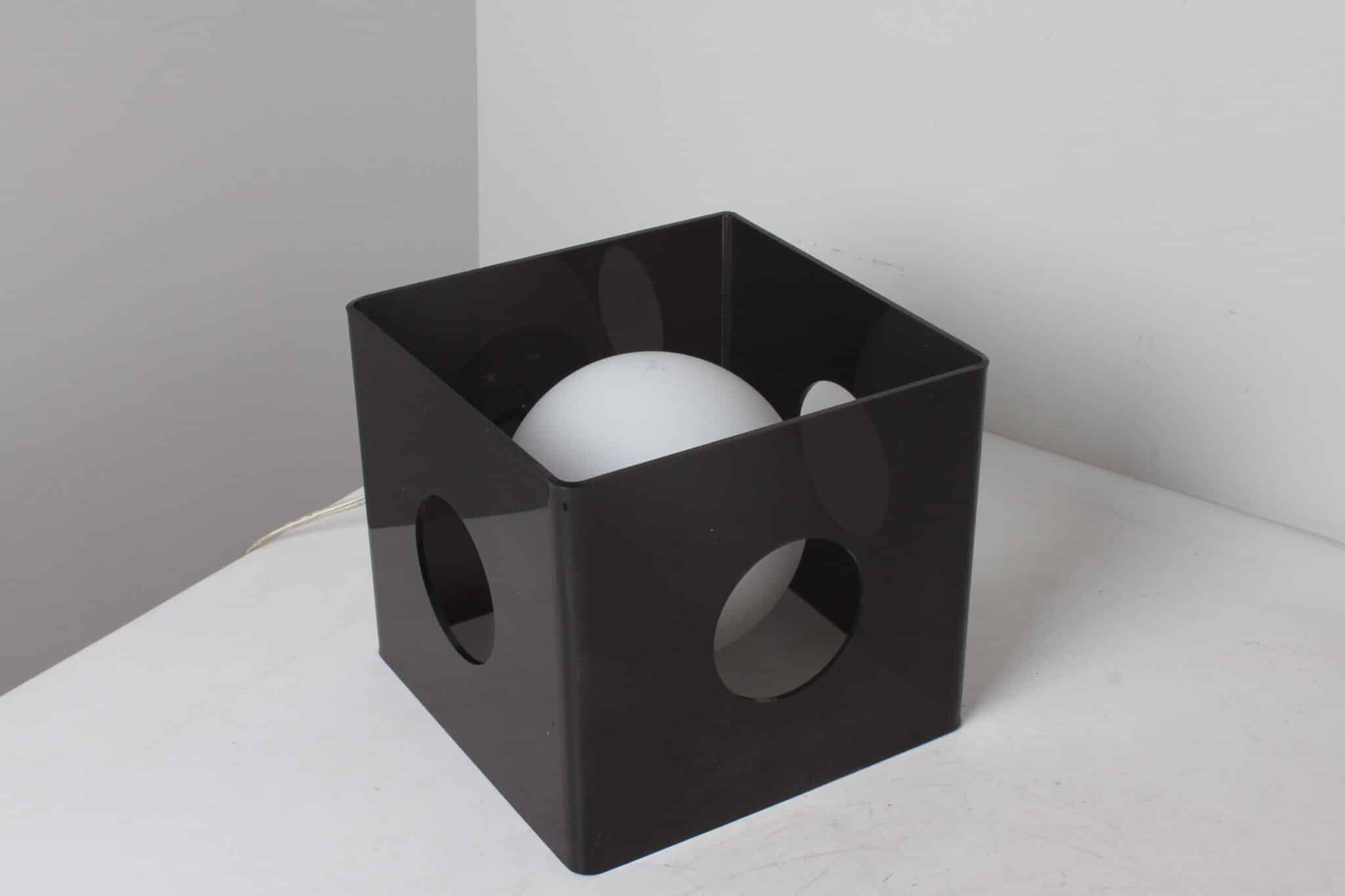 Lampe de table cubique - Francodim Austral – Image 3
